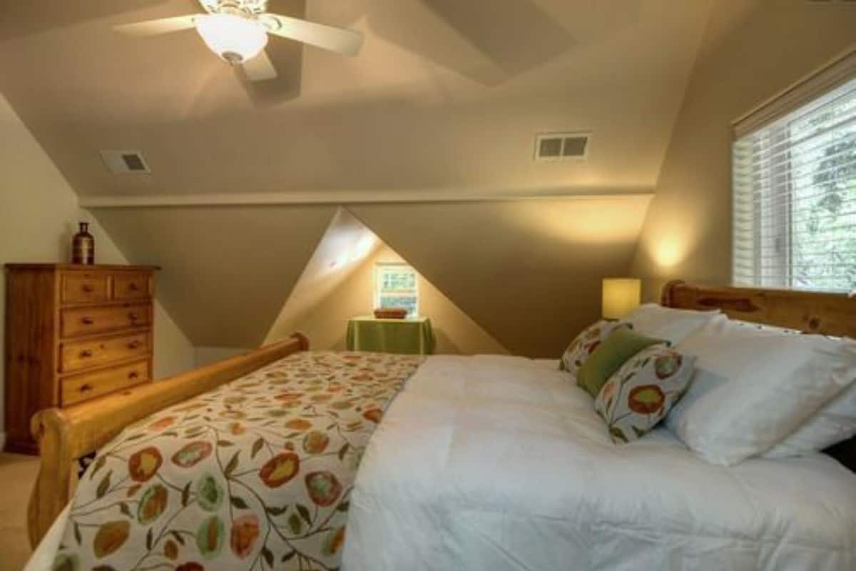 Room, Private Bathroom (Incense Cedar) | Premium bedding, in-room safe, alarm clocks, individually decorated