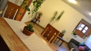 Appartement, 2 slaapkamers | Dineren op de kamer