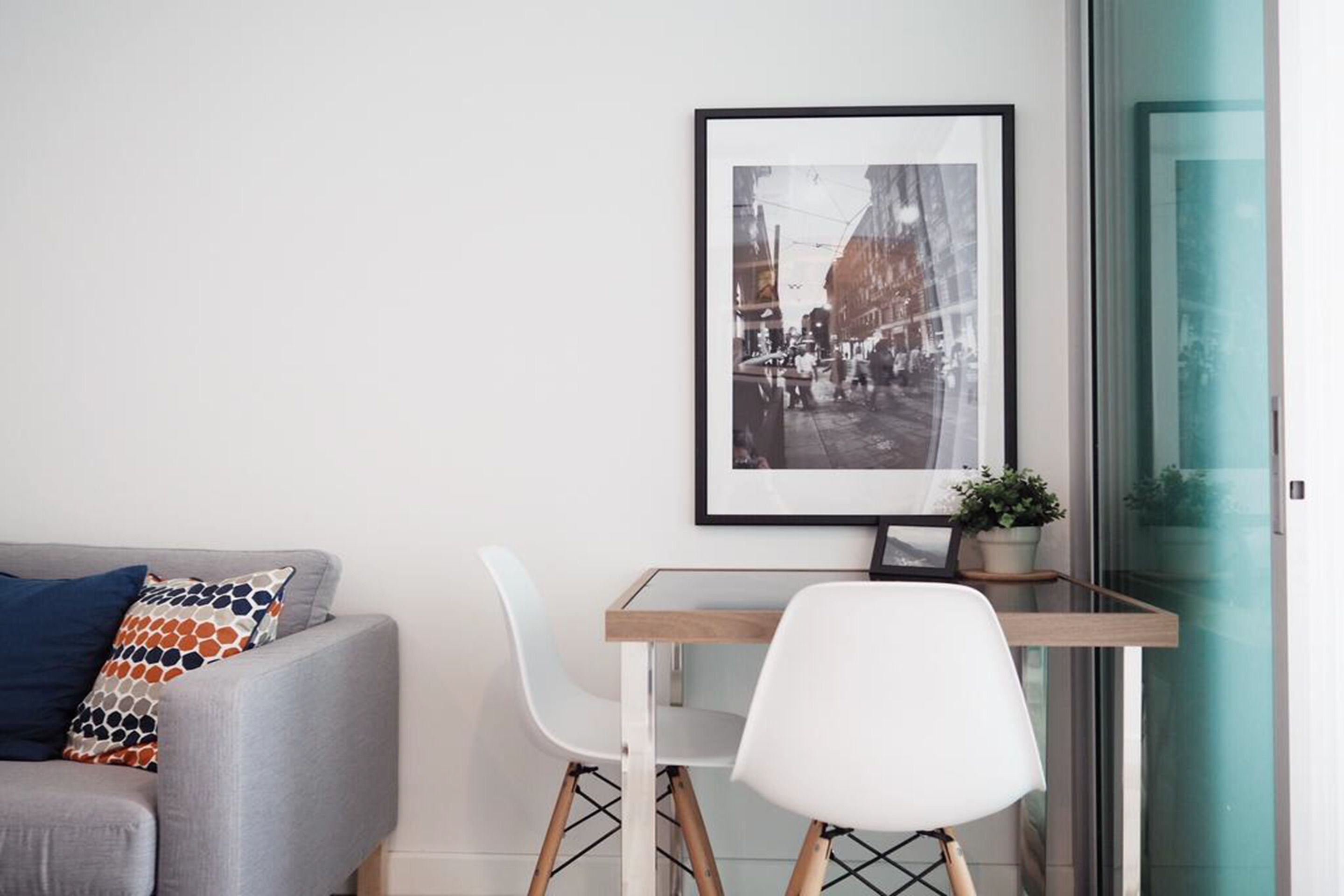 Studio Apartment  | Living area | 32-inch flat-screen TV with cable channels, TV