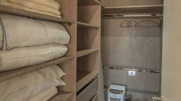 Family Apartment | Wardrobe