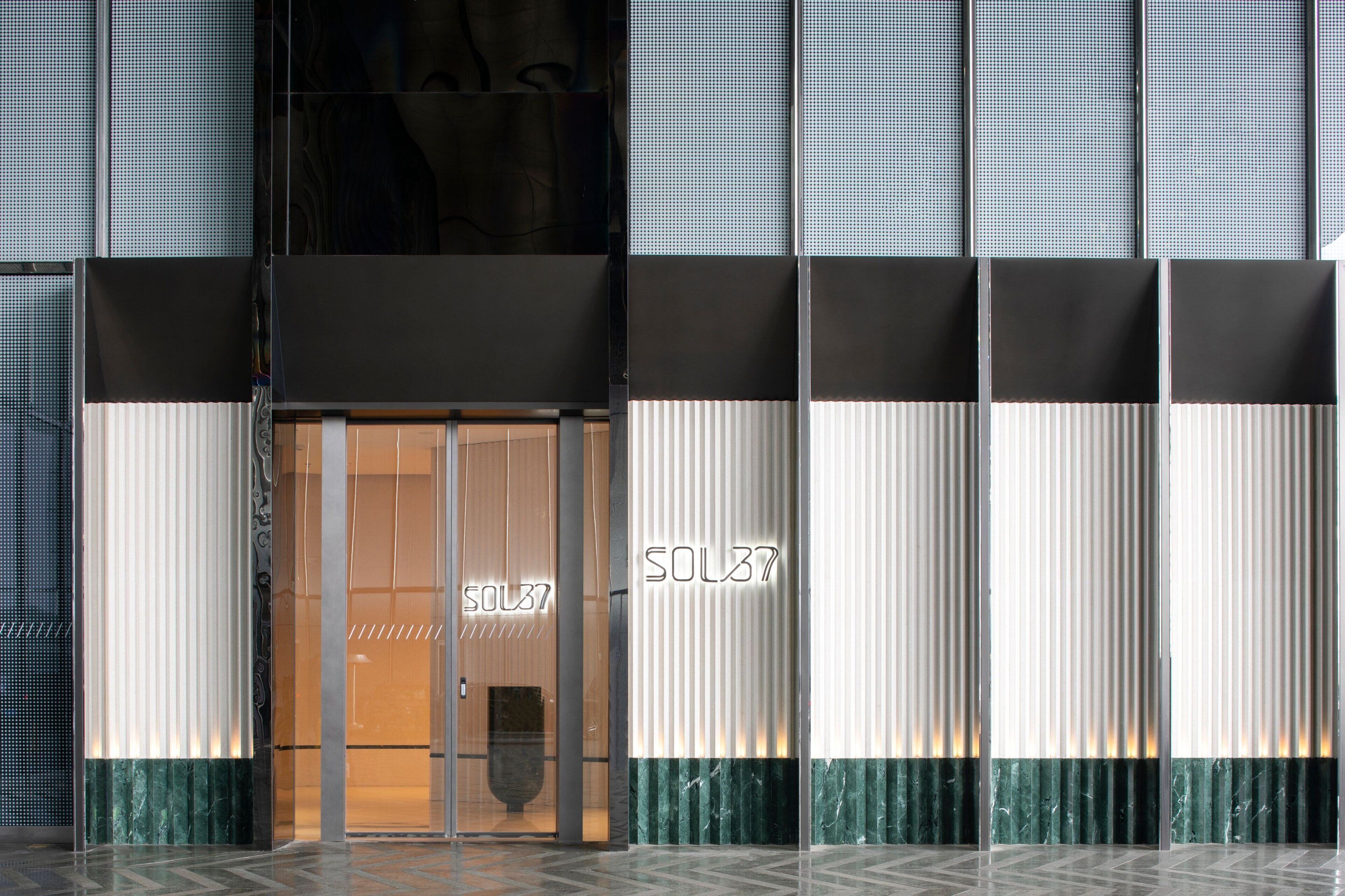 3 restaurants, breakfast, lunch, dinner served; mediterranean cuisine