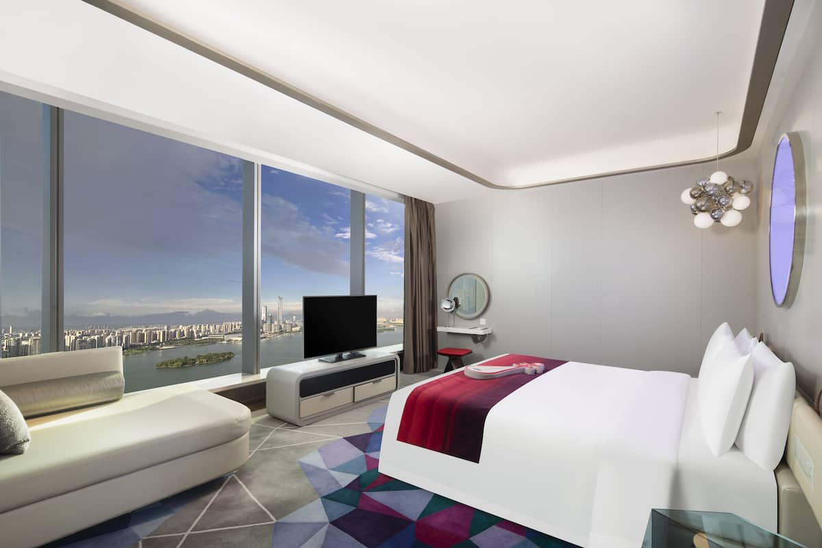 Hochwertige Bettwaren, Daunenbettdecken, Minibar, Zimmersafe