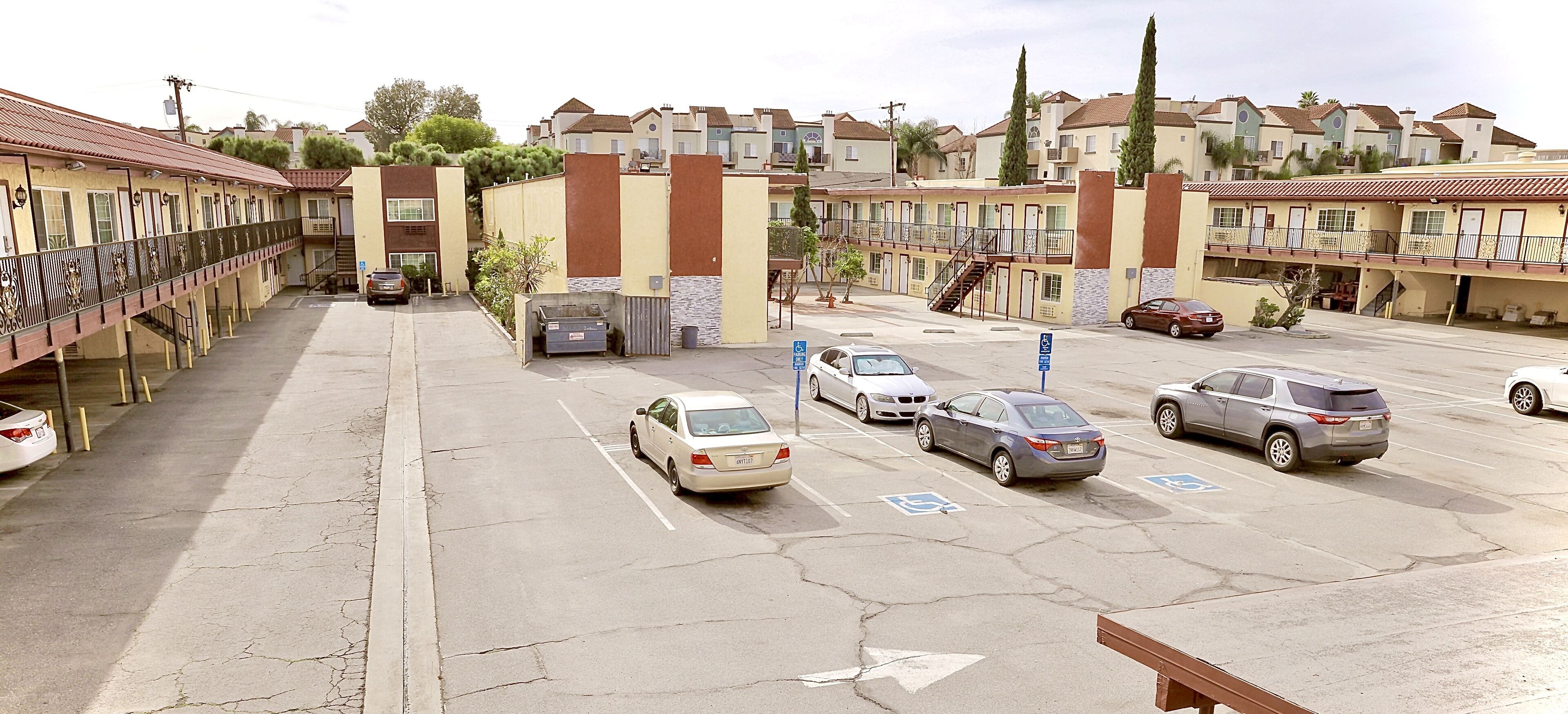 Foto - norwalk inn & suites