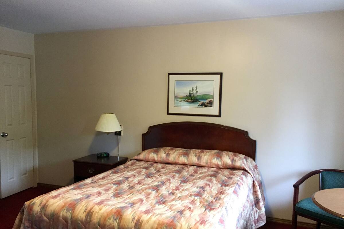 クラシック ルーム クイーンベッド 1 台 ガーデンビュー