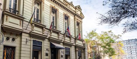 Mặt tiền nơi lưu trú