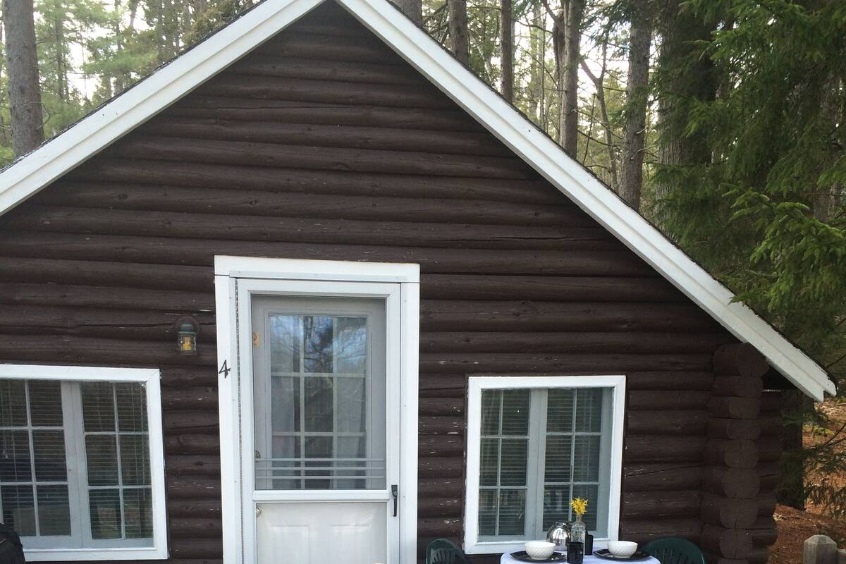 Cottage, 1 Queen Bed (Studio, #4) | 1 bedroom, WiFi, bed sheets