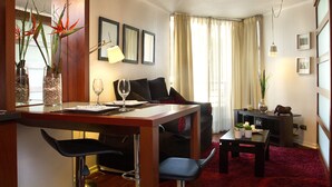 Superior Triple Room | Living area - Plaza Town Santiago (Santiago)