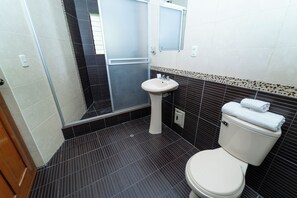 Bathroom - Hotel El Turista (Arequipa)