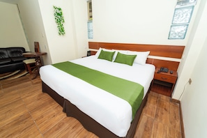 Grand Room, Park View | In-room safe, desk, soundproofing, free WiFi - Hotel El Turista (Arequipa)
