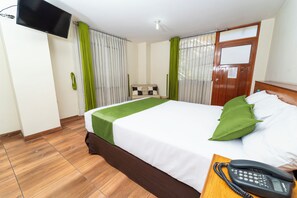 Habitación doble de uso individual, vistas al parque | Caja fuerte, escritorio, sistema de insonorización y wifi gratis