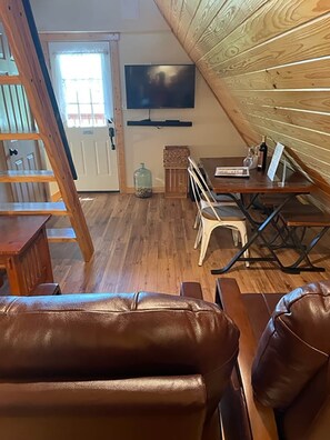 Fernseher, Netflix, Smart Speakers, Streaming-Dienste