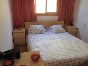 2 bedrooms, iron/ironing board, travel crib, WiFi