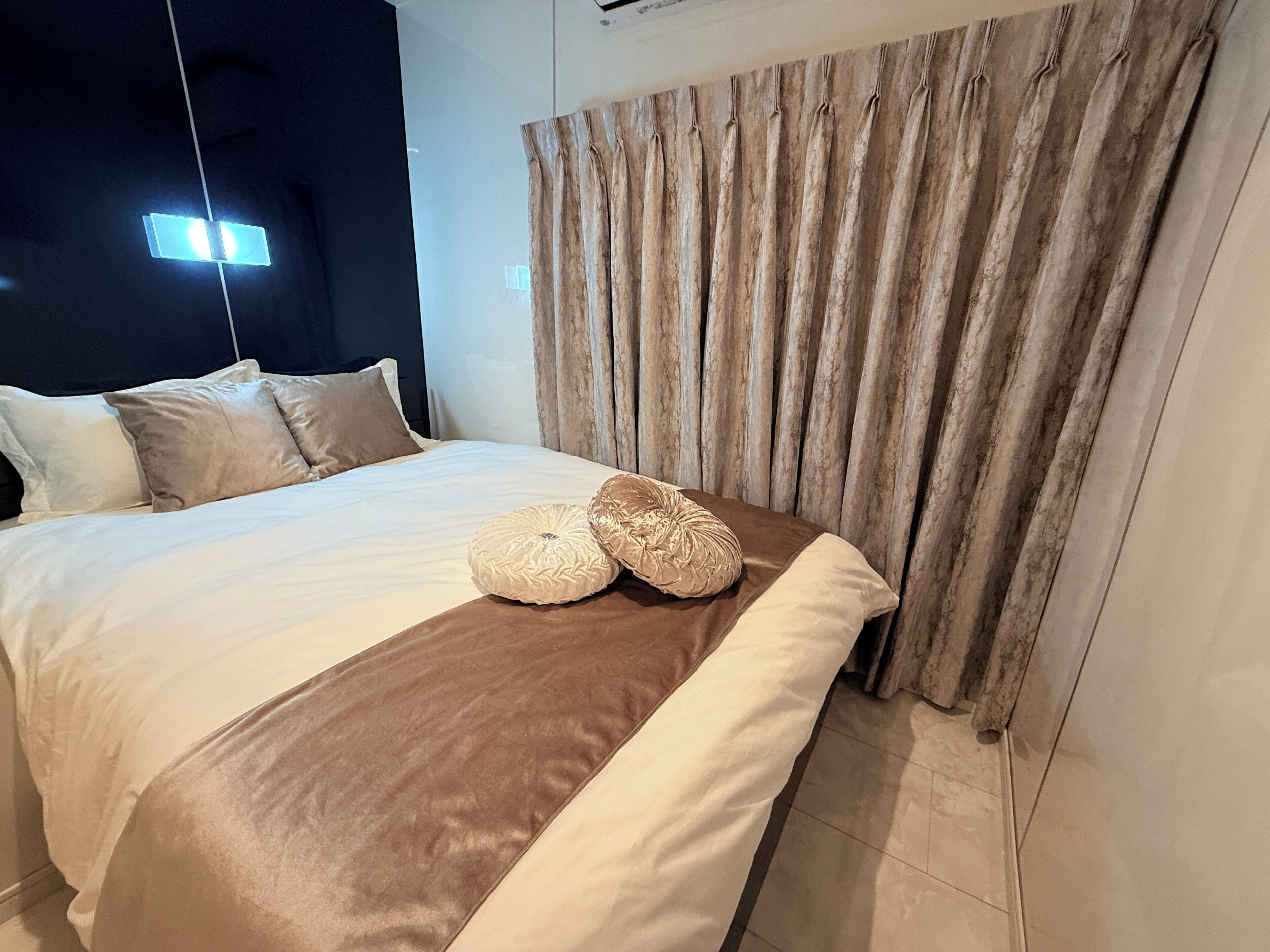 Casa, 3 camere da letto, non fumatori, vista città | 3 camere, una cassaforte in camera, una scrivania, ferro/asse da stiro