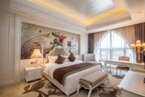 迷你吧、客房內保險箱、書桌、遮光布/窗簾