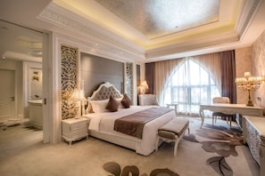 迷你吧、客房內保險箱、書桌、遮光布/窗簾