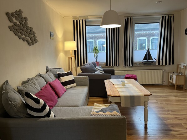 Smart TV, fireplace, video games, DVD player