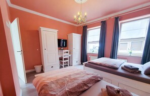 3 bedrooms, desk, iron/ironing board, travel cot - Town house in vintage style near Cologne Bonn Phantasialand Christmas market (Bornheim)