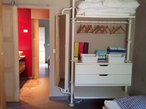 3 bedrooms, in-room safe, iron/ironing board, travel crib