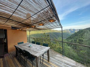 Outdoor dining - Holiday home (up to 8 pers) with pool in absolutely fabulous environment! (Isolabona)