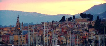 IN THE HEART OF MENTON IN A QUIET AREA A FEW STEPS FROM THE SEA, PEDESTRIAN STREET AND TRAIN STATION
