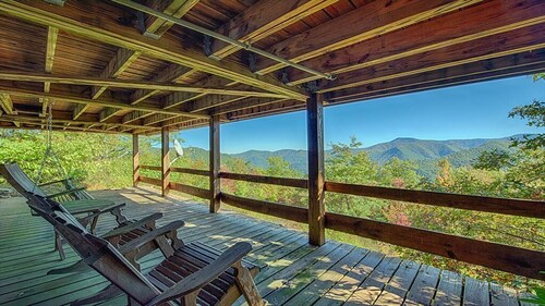 Secluded Mountain Cabin with Hot Tub, Fireplace & Endless Smoky Views
