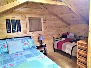 1 bedroom, bed sheets