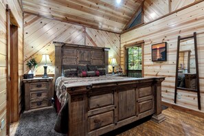 3 bedrooms, iron/ironing board, free WiFi, bed sheets - Runnin' Moon -Hot Tub,  Sleeps 12, Pet Friendly, FREE Firewood! (Broken Bow)