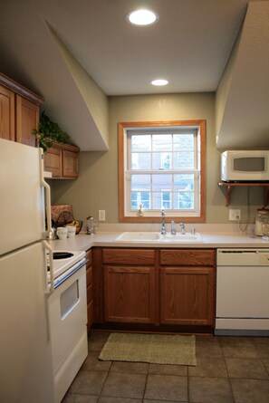Fridge, microwave, oven, stovetop - Gift yourself a getaway in 2026 (Cedarburg)