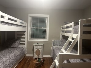 3 habitaciones, tabla de planchar con plancha y wifi gratis