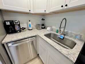 Fridge, microwave, oven, stovetop - Gulf & Sunset Views!!!  1BR Apt. C is a Centrally Located, walk to all location (Bradenton Beach)