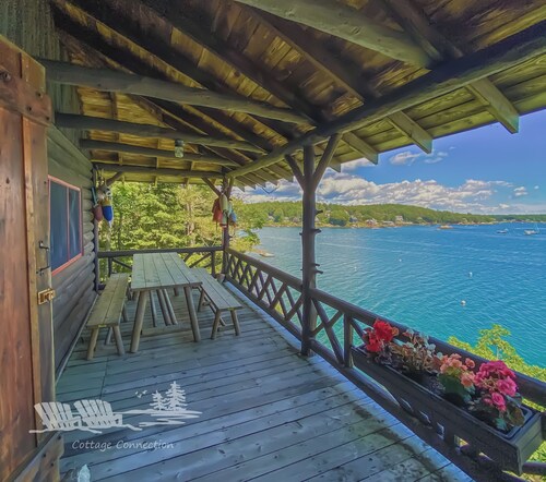 Saltaire: Classic Maine Charm on Linekin Bay with Private Dock & Pond Access!