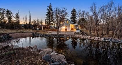 Available PIONEER DAYS - Open July 20-24th! Cabin with Hot Tub and Private Pond