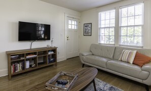 智能電視、書籍