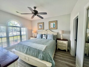 2 habitaciones, tabla de planchar con plancha, internet y ropa de cama