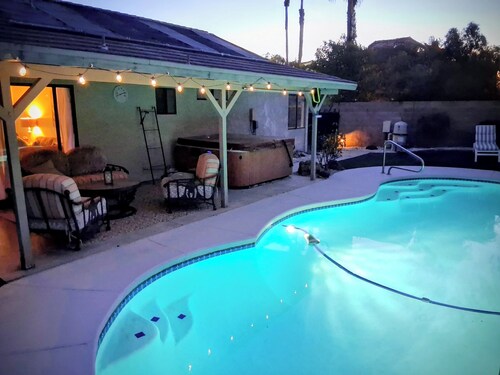 Green Valley(HENDERSON)3 Bdrm,2 BA, POOL/ SPA home,10 miles from the strip