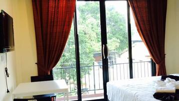 Deluxe Double Room | Minibar, free WiFi