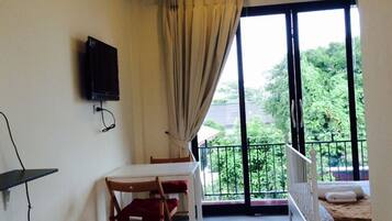 Deluxe Double Room | Minibar, free WiFi