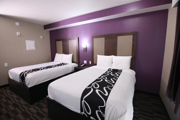 Desk, iron/ironing board, rollaway beds, free WiFi - Home Inn and Suites (Memphis)