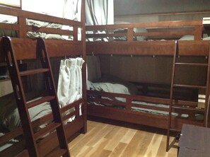 Shared Dormitory, Women only