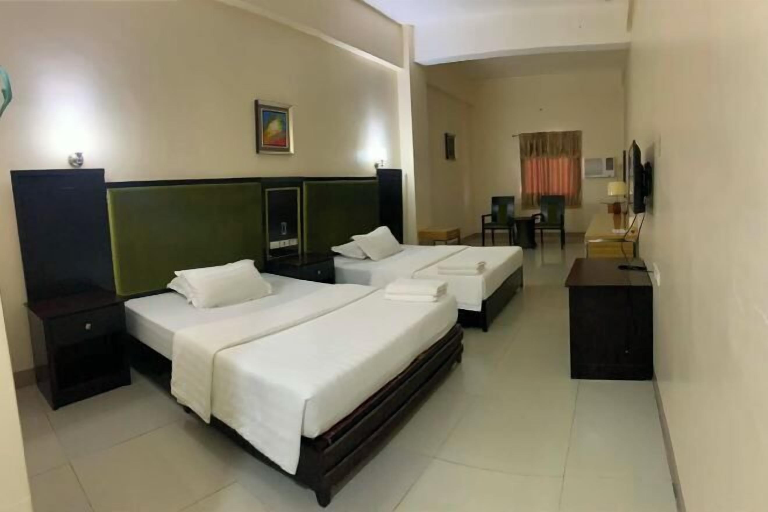 Desk, iron/ironing board, free WiFi