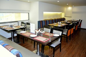 供应自助式早餐（需付费）