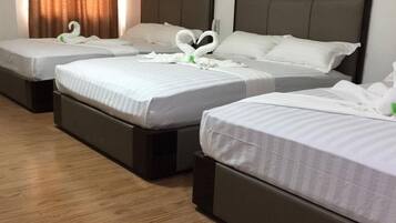 Familieværelse ( VIP ) | Skrivebord, sengetøj