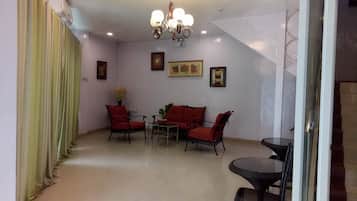 Khu tiếp khách ở sảnh