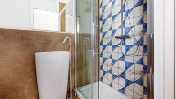 Panoramic Double Room, Balcony, Sea View (Blue Oceano) | Bathroom | Shower, rainfall showerhead, free toiletries, hair dryer