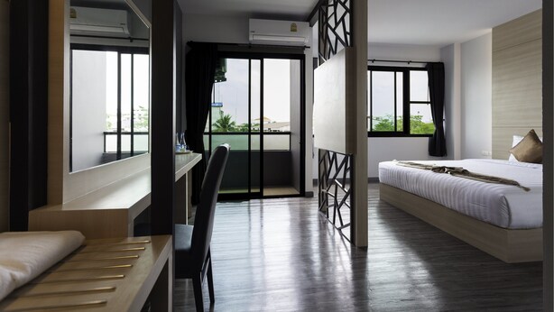 Unclassified image, 1 of 47, button - BR Grand Hotel (Hat Yai)