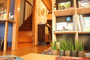 Interior entrance - Guest House FUTARENO - Hostel (Yokohama)