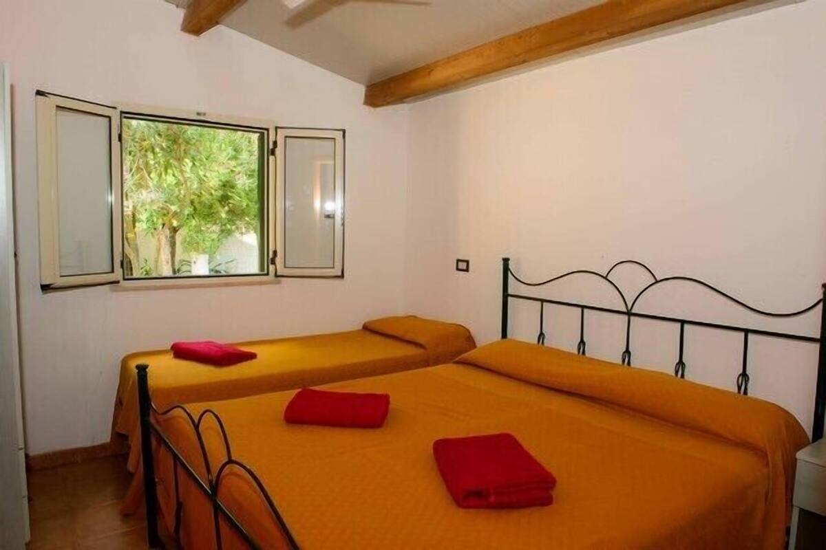 In-room safe, free cots/infant beds