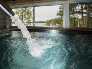 Indoor pool, sun loungers