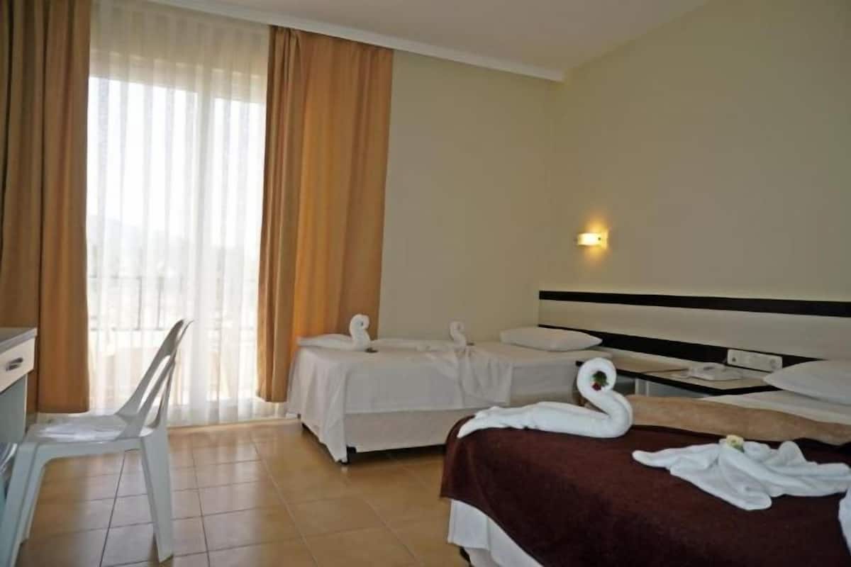 Desk, soundproofing, iron/ironing board, free WiFi