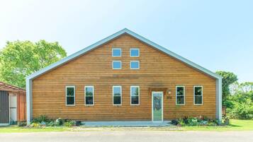 Down comforters, free WiFi